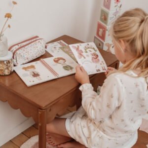 Little Dutch „Dress me up“ knygelė „Rosa & Friends – Fairy Garden“