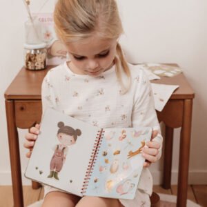 Little Dutch „Dress me up“ knygelė „Rosa & Friends – Fairy Garden“