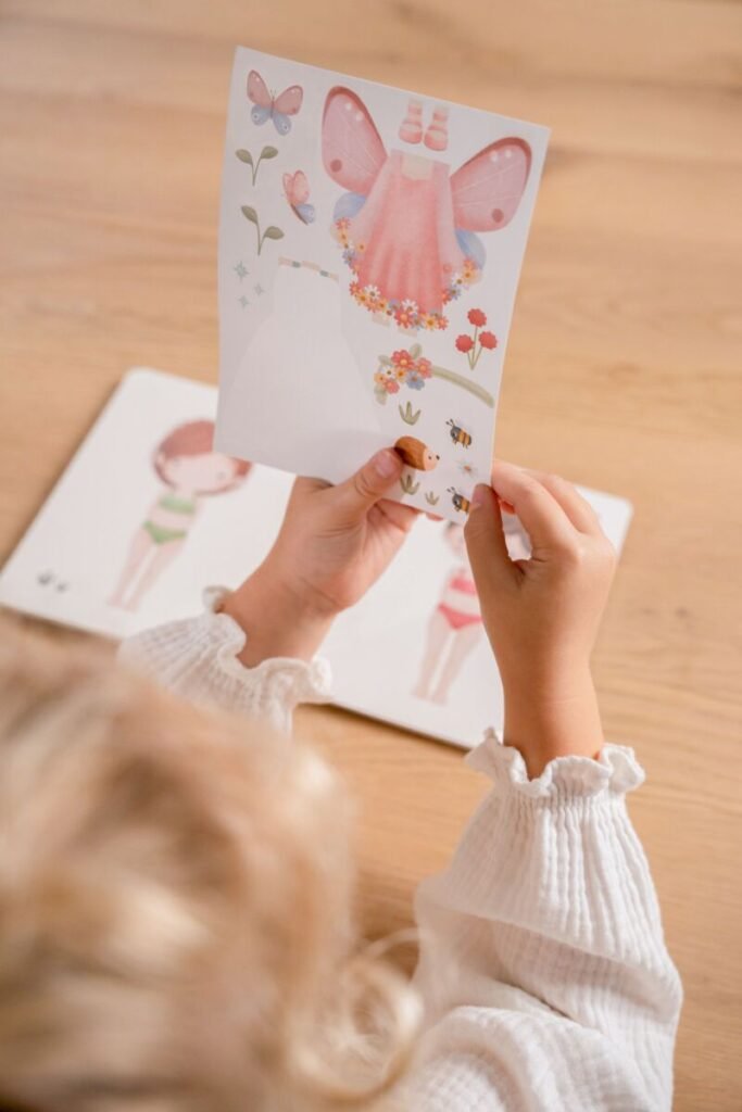 Little Dutch „Dress me up“ knygelė „Rosa & Friends“