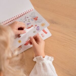 Little Dutch „Dress me up“ knygelė „Rosa & Friends“